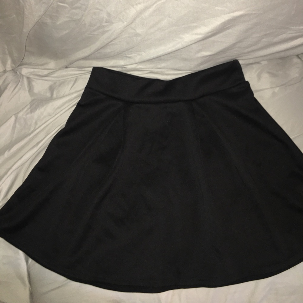 Cute black skirt